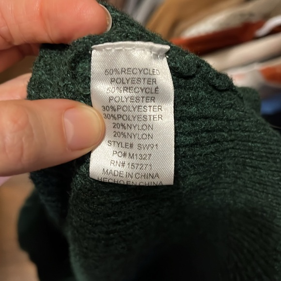 Green sweater vest - Picture 4 of 4